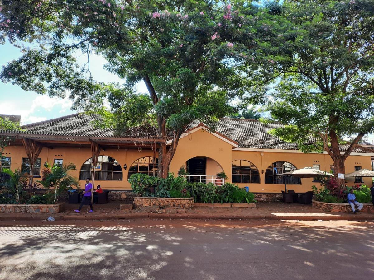 Al-Nisaa Hotel And Spa Jinja Exterior photo