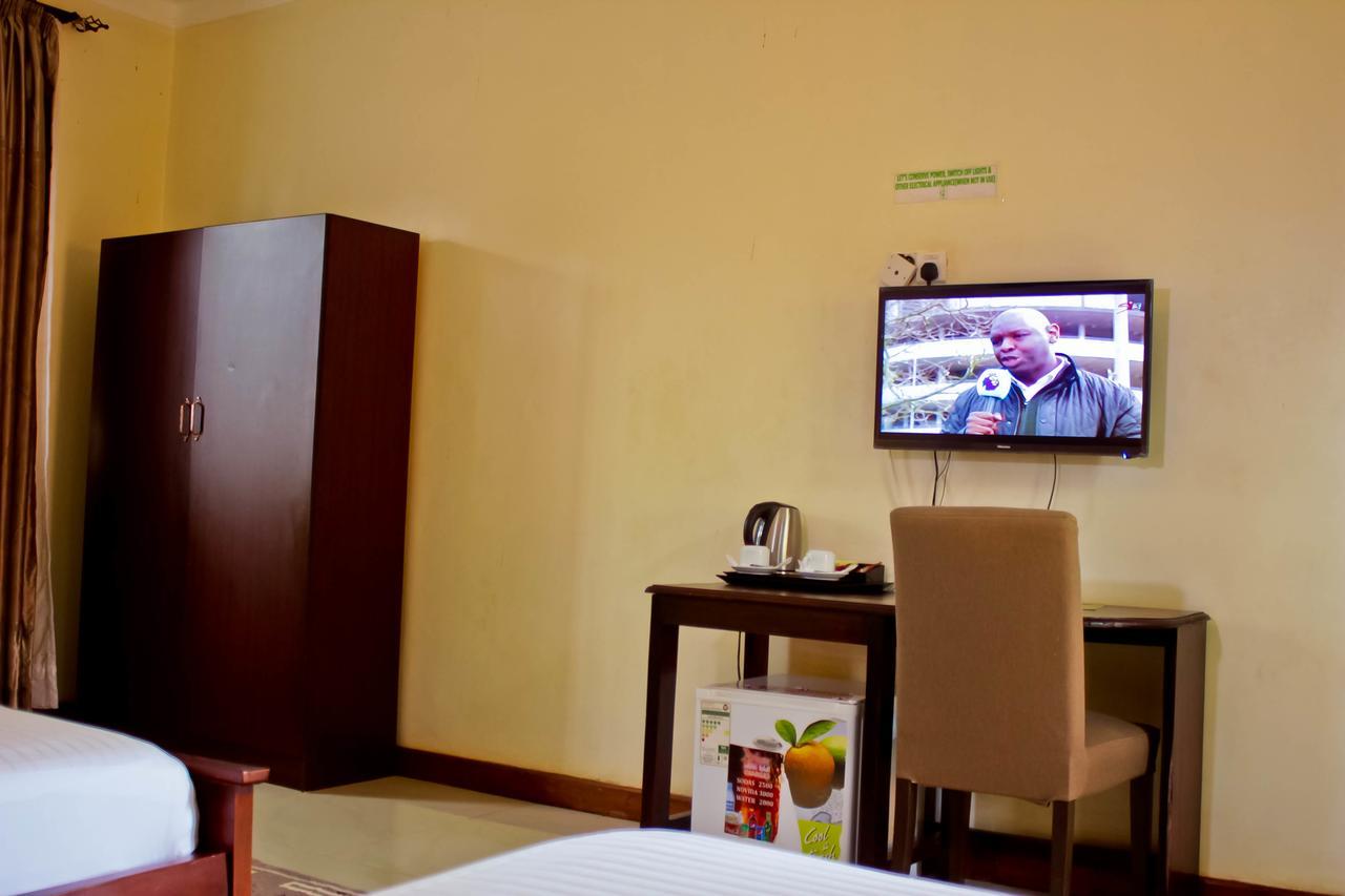 Al-Nisaa Hotel And Spa Jinja Exterior photo