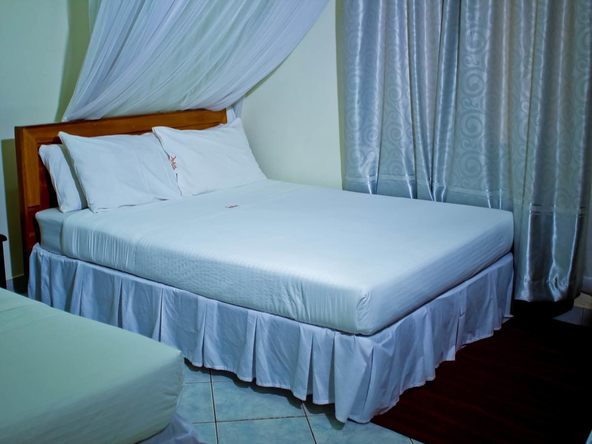 Al-Nisaa Hotel And Spa Jinja Exterior photo